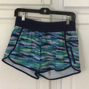 Lululemon Tracker Low-Rise Short 4” size 8